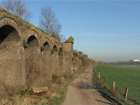 Wesel : Ruinen der Eisenbahnbrücke Wesel